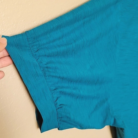 Old Navy Active Breathe On Teal Cropped Workout Top - Size XXL - Picture 3 of 7